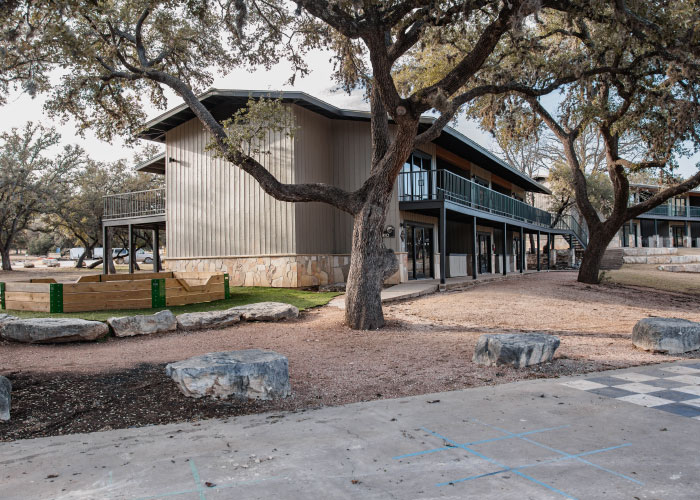 CampEagle_FrioDorm_700x500_03